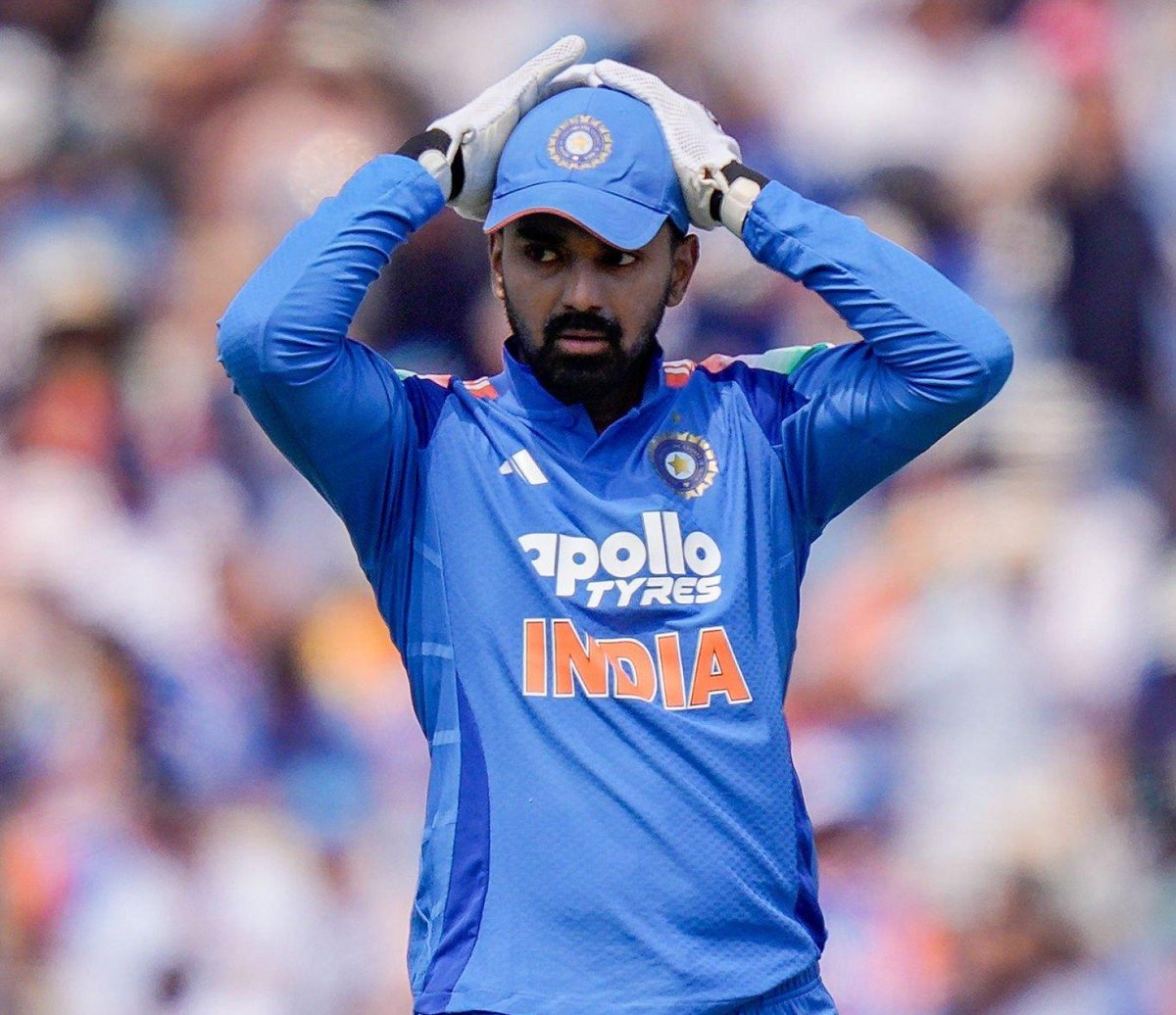KLfied_'s tweet photo. Only He Get Demoted in batting Order 

Only He Get rested for rotation policy 

Only He misses out if any new combination can be tried 

Naah if God is real This Gambhir Mdc won't see heaven 💔

Why all Rules policies apply on only his batting place, it's so frustrating man 😞 https://t.co/BNJFZGgueO