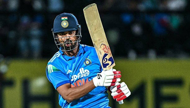 Kunal_KLR's tweet photo. Last 10 ODI innings of…

KL Rahul : 357 runs | 59.5 avg | 124.4 SR
Shreyas Iyer : 273 runs | 30.3 avg | 78.4 SR

But KL is dropped and Iyer is still there. 😖 https://t.co/sR7sNPe5mo
