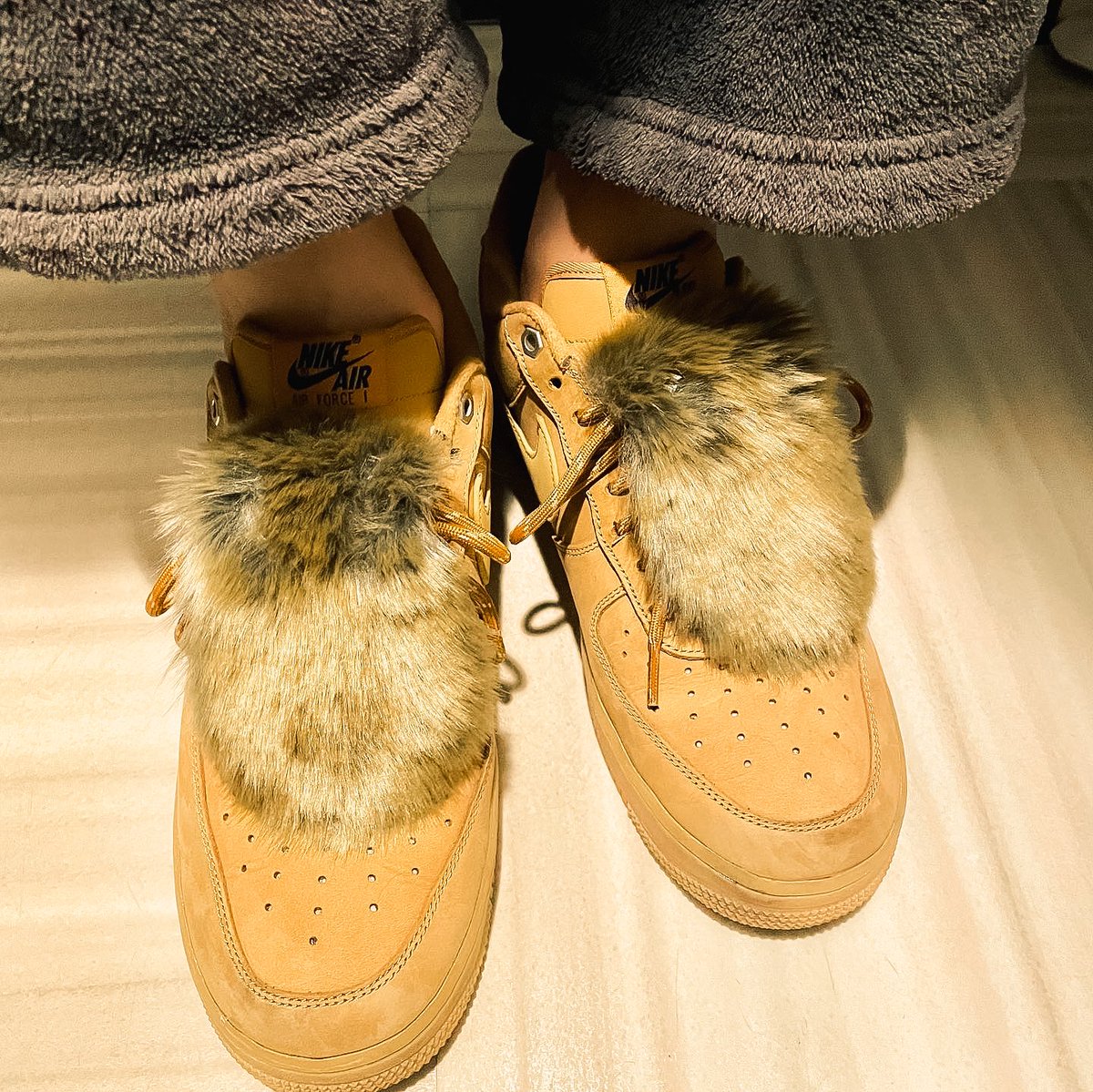 3年以上前にスニーカーに付けられるファーみたいなのが売ってたからAF1
