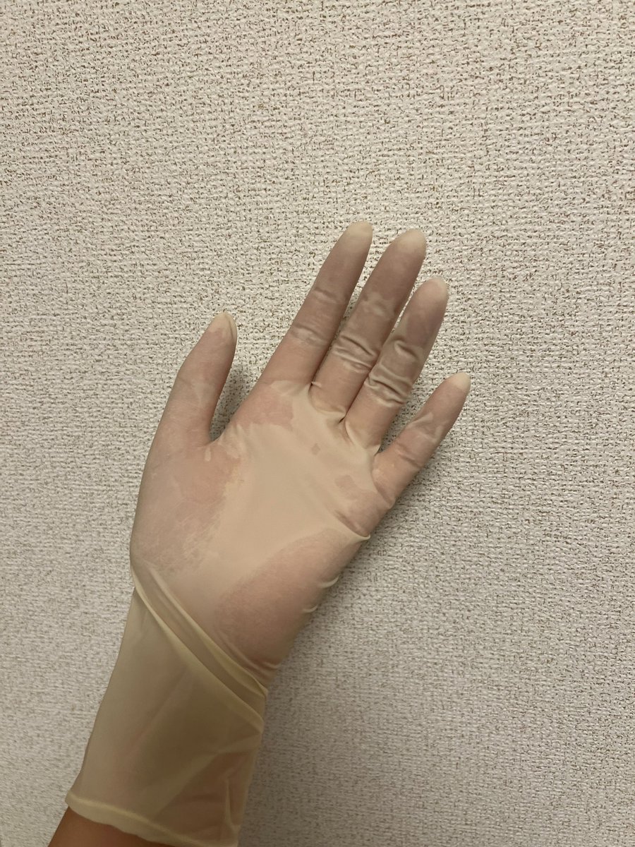 2dlxgj's tweet photo. ゴム手袋Part2😂
手汗ってネイルに悪かったりするのかな👀 https://t.co/RCSnhq46Jn