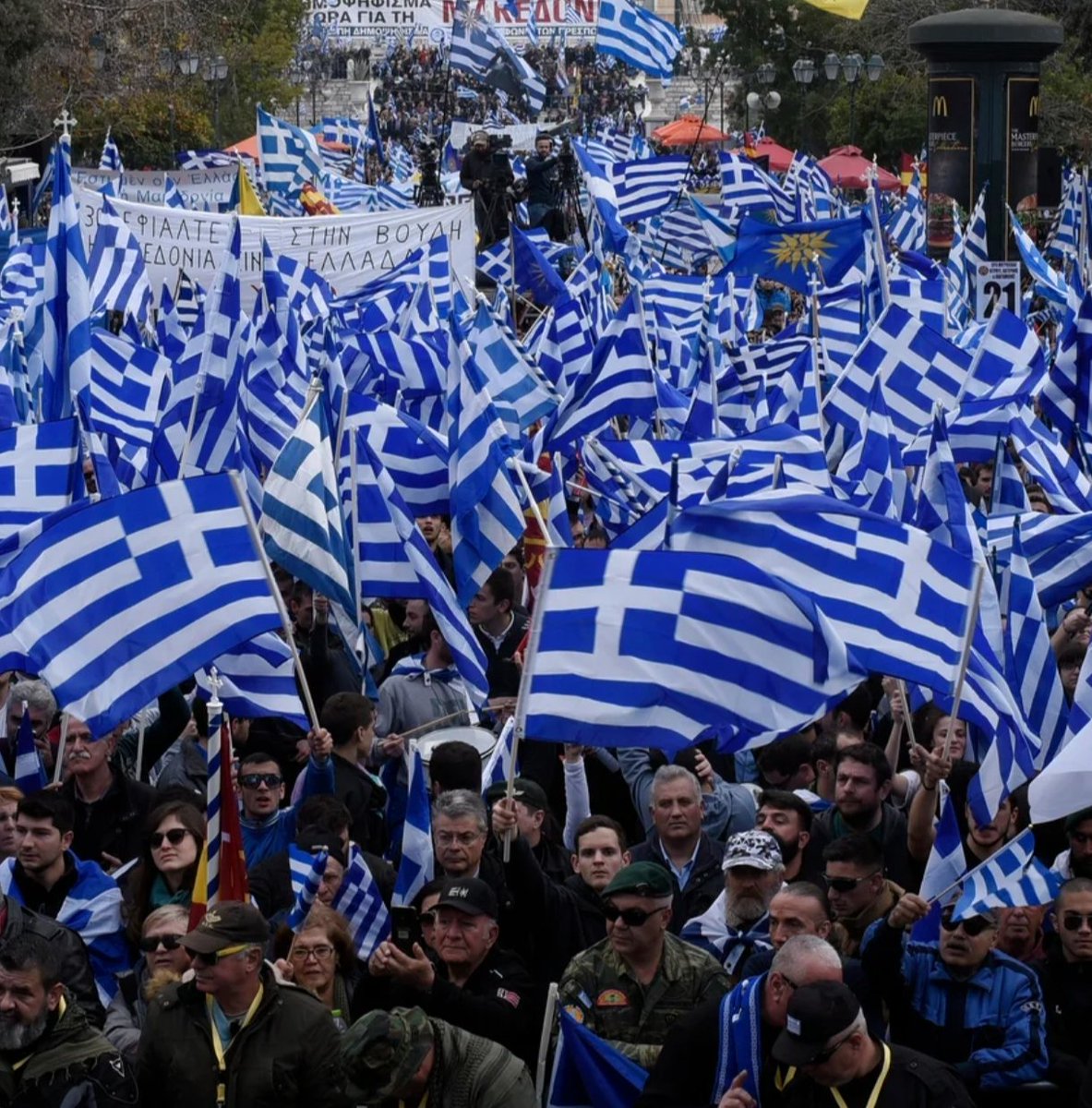 MarioBojic's tweet photo. 🇬🇷🇪🇺BREAKING: Greece has just blocked the EU’s 21st sanctions package against Russia!

Greek authorities are against proposed restrictions on transporting Russian Gas.

Athens argues the measures would ruin Greek shipping company Dynagas. https://t.co/pakZxadAq7