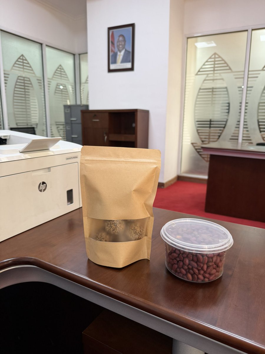 Asamoh_'s tweet photo. There is some young Gen Z who sells some sweet nuts and simsim around town. Got some and I am impressed. She is called Magret and can be reached on 0712 413 855.  Please you can make some orders from her. 👌 https://t.co/9f8rxUBnPE