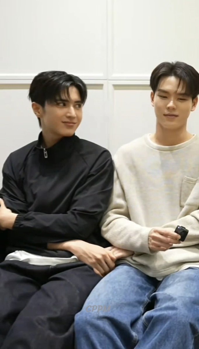CatAugust18's tweet photo. ยังยิ้มกับโมเม้นเล็กๆของเตโชปิงอยู่เลย 

#TeshowPing
#PingKrittanun 
#Teshow https://t.co/Rpt15nzGlO