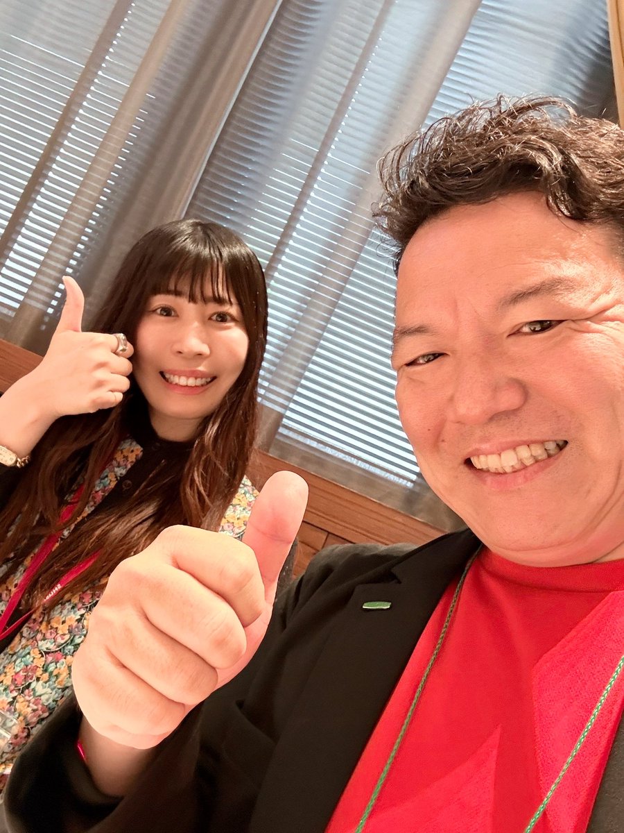 yuzuzuponpo's tweet photo. 🌼ゆずのひ55枚チャレンジ🌼

きりしまさん 🟥 
いせさえちゃん🐢
んぼちゃん🍒

8/10の「ゆずのひ 55枚チャレンジ」の
チケットを手に取ってくれました🙏✨

アリーナ完売まであと15席！！

関西メンバーには
いつも助けられて
めちゃめちゃ励まされてます。。
本当にありがとう😭✨✨
みんなでZeppなんば立とうね！！
爆上げしていくぞーー！！！

ぜひチケット購入での応援
よろしくお願いします！！

https://t.co/IkwZx3cdEm

#コロム
#爆上げ関西ほないこか