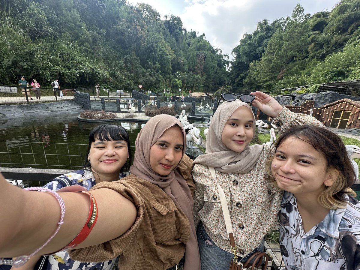 n0treallycare's tweet photo. kangen lembang genk.... boleh gak si guys kita bermain bersama lagi https://t.co/ASE9FCnKtK