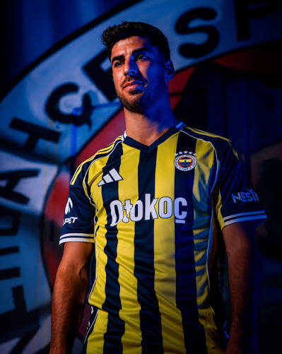 1907Manifestosu's tweet photo. Halo Asensio,

Greenwood es un talento enorme y un fichaje espectacular que aportará muchísimo a nuestro Fenerbahçe. Pero tienes que saber que, para mí y para muchísimos aficionados, tu lugar siempre será especial... Eres nuestra estrella insustituible, el que conquistó nuestros corazones. Nuestra prioridad siempre serás tú. ¡Contigo viviremos grandes éxitos y celebraremos muchos campeonatos! 💛💙 @marcoasensio10