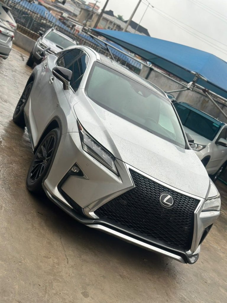 misi_theog's tweet photo. Foreign used 2018 RX350 FSport
💵 50m
📍 Abeokuta 

Pano roof
Reverse cam
Leather seats (heating and ventilation)
Leather steering
8 inch infotainment display
Keyless ignition
Power folding mirrors
Power booth
Lexus safety system: HUD, blind spot monitor, lane keep assist etc

DM https://t.co/W7HyXll0Ut