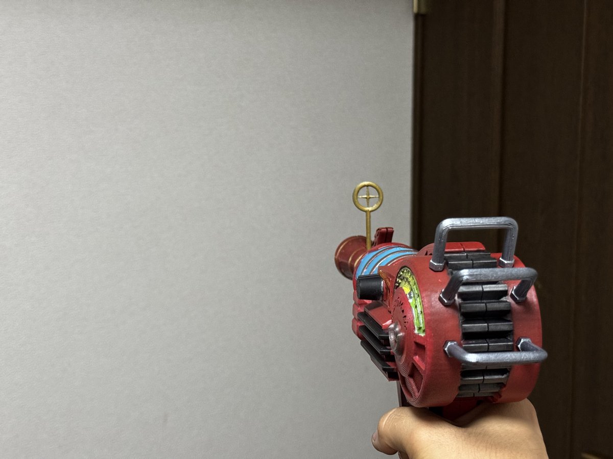 takeo1945's tweet photo. BOのゾンビモード通りにレイガンを構えてみると慣れ親しんだFPS画面になって良いですね､左下にラウンド数とか表示されてそう https://t.co/OtnUUMKTq7