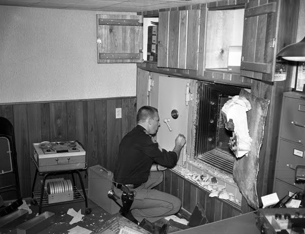 TallyPD's tweet photo. Did You Know? In 1935, Officer Harry Fairbanks trained in fingerprint identification and gave TPD its first forensic identification capability. In 2022, TPD used DNA genealogy to identify a suspect in a 26-year-old homicide. The tools have changed. The mission hasn't. https://t.co/FqomGadIqF