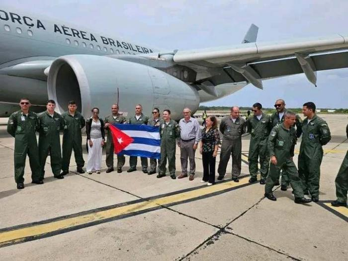 omare1960's tweet photo. #SanctiSpiritusEnMarcha Brasil continúa apoyando a Cuba.  En esta ocasión, un primer cargamento de leche en polvo arribó al  territorio nacional, como parte de un donativo que asciende a 48  toneladas. https://t.co/02FHQmdCEV