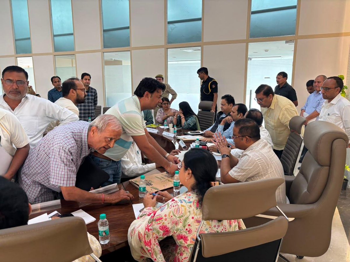 noida_authority's tweet photo. Today, 16th July 2026, Noida Authority held a #JanSunwai at its Sector 96 office, led by CEO Shri Krishna Karunesh (@CEONoida), Additional CEOs Shri Satish Pal and Smt. Vandana Tripathi, along with senior officials, interacted with citizens to hear their grievances and suggestions.

Officials were instructed to ensure timely and effective resolution of all matters, reinforcing Noida Authority's commitment to transparent governance and citizen-first service.

#NoidaAuthority
#CitizenFirst
#GoodGovernance #TransparentGovernance