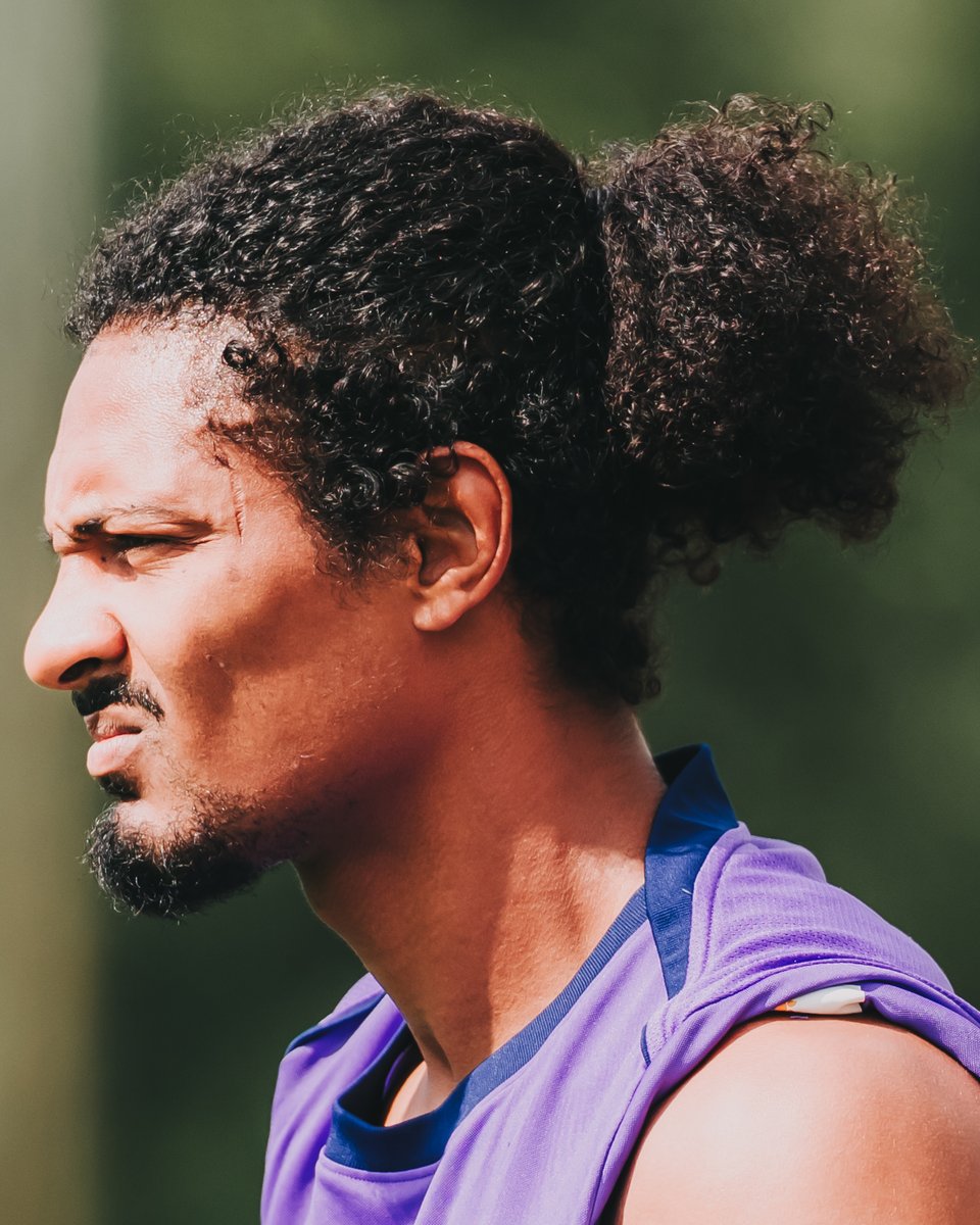 sanfrecce_SFC's tweet photo. 𝐔𝐏 𝐂𝐋𝐎𝐒𝐄🔍
オーストリアキャンプ9日目 午前練習の様子📸
#sanfrecce #ONEVIOLET https://t.co/bZpfAU2myz