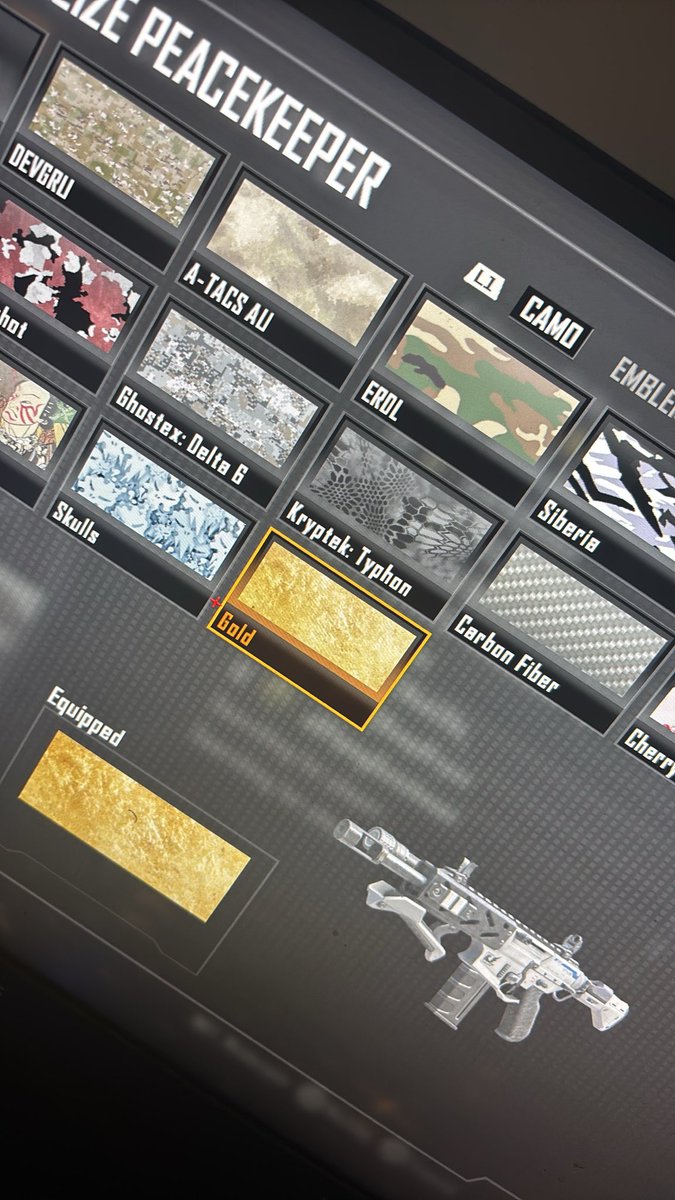 TaeGreen12's tweet photo. Yall got any gold camos yet? 
#blackops2 #ps5 #callofduty https://t.co/grNHDP5rBe