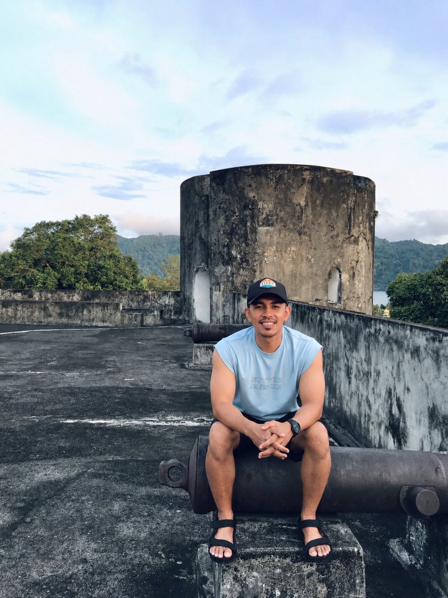 browns_latte's tweet photo. Drop fotomu pake topi 🧢 https://t.co/Eeq0FHHqvu