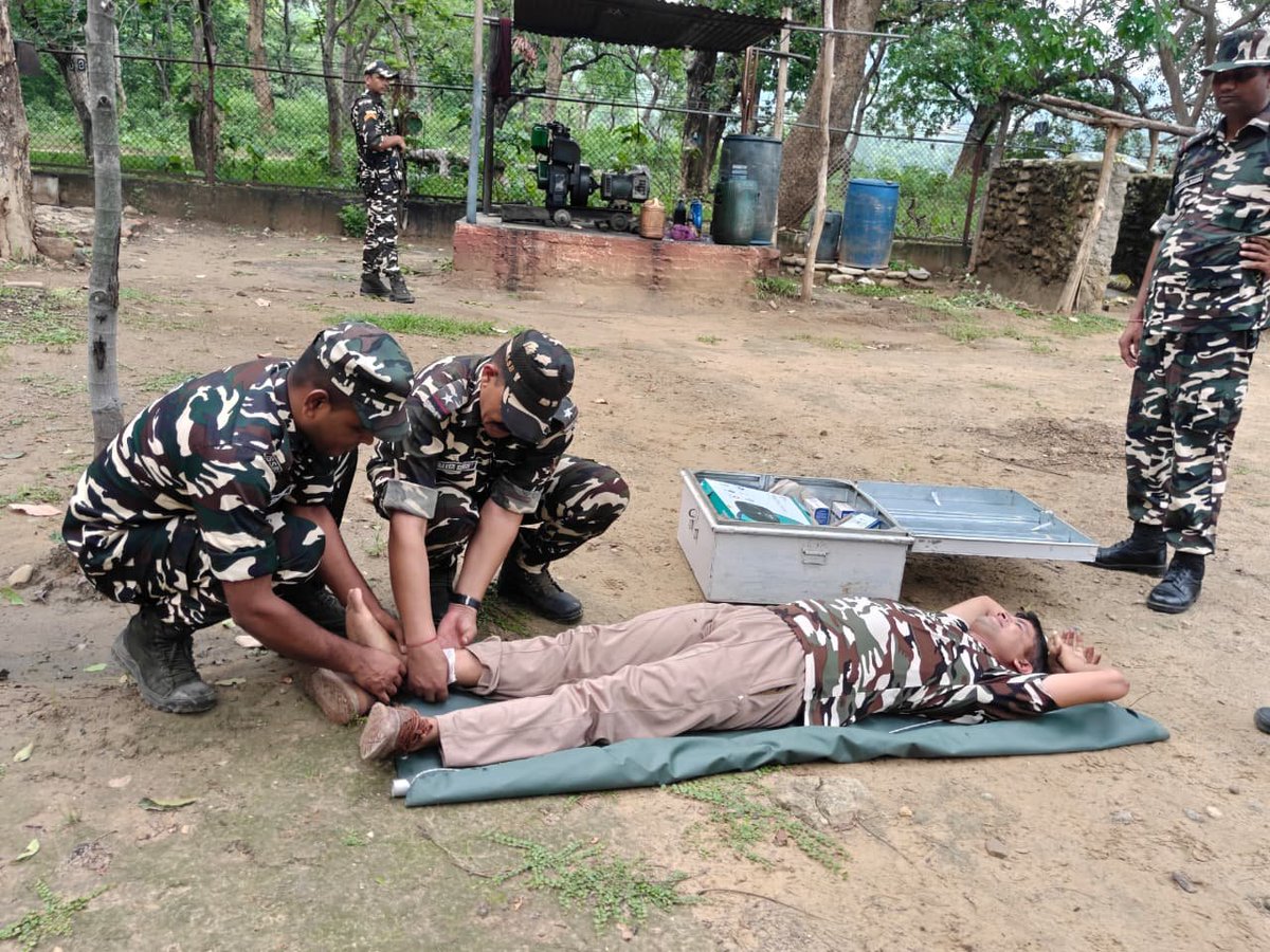 9BnSSB_INDIA's tweet photo. SSB, 09वीं वाहिनी के जवानों द्वारा फायर फाइटिंग ड्रिल का अभ्यास: सुरक्षा, सतर्कता और तत्परता का संदेश।
#SSB_INDIA
#SSBFTRLUCKNOW
#SSBSHQGKP
#FireFightingDrill #FireSafety #SafetyFirst #EmergencyPreparedness #BorderSecurity #SSB #TrainingExercise https://t.co/jQjkdl7fRF