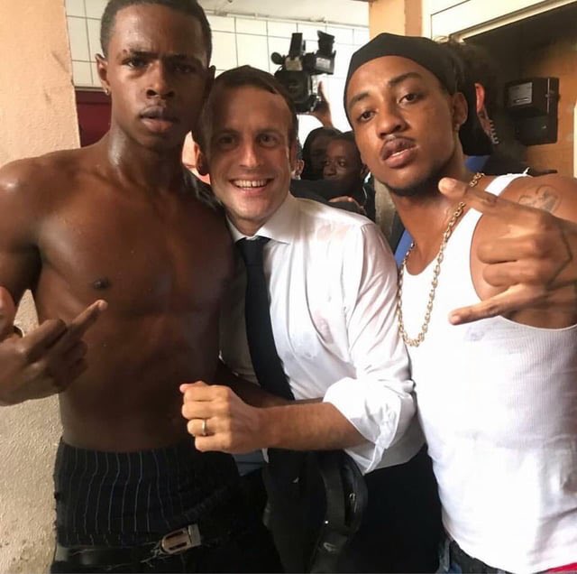 Cap_Brave's tweet photo. 2 fois 2 fois, @EmmanuelMacron, 
Je vous informe que les ressortissants français que vous avez envoyés pour combattre aux côtés des miliciens terroristes #RDF/AFC-M23 ont été neutralisés. Certains ont été arrêtés et transférés à Kinshasa, tandis que d’autres ont perdu la vie sur le champ de bataille.

Ces faits exigent des explications claires devant le peuple congolais, particulièrement celui de l’Est de la République démocratique du Congo, qui souffre depuis des années des violences, des massacres et des déplacements forcés. La population attend des réponses et demande que les responsabilités soient établies.

Le temps des justifications et du silence est révolu. Toute personne impliquée dans des crimes contre les populations civiles devra répondre de ses actes devant la justice. La souffrance du peuple congolais ne peut être ignorée, et la vérité finira par être connue.

@France24_fr 
@ALL
@afpfr 
@gouvernementFR