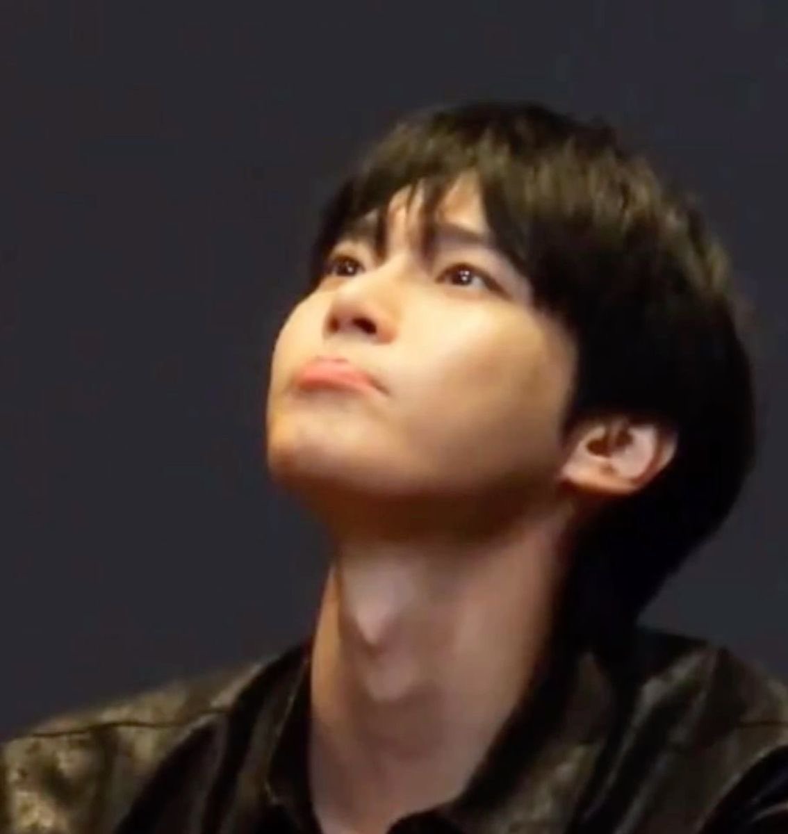 howcaniturntobe's tweet photo. หนูจะเอาอะไรนะคะ?      ทำไม่พี่ไม่ตั้งใจฟังเค้า ㅠㅠ https://t.co/gDwUrVusJS