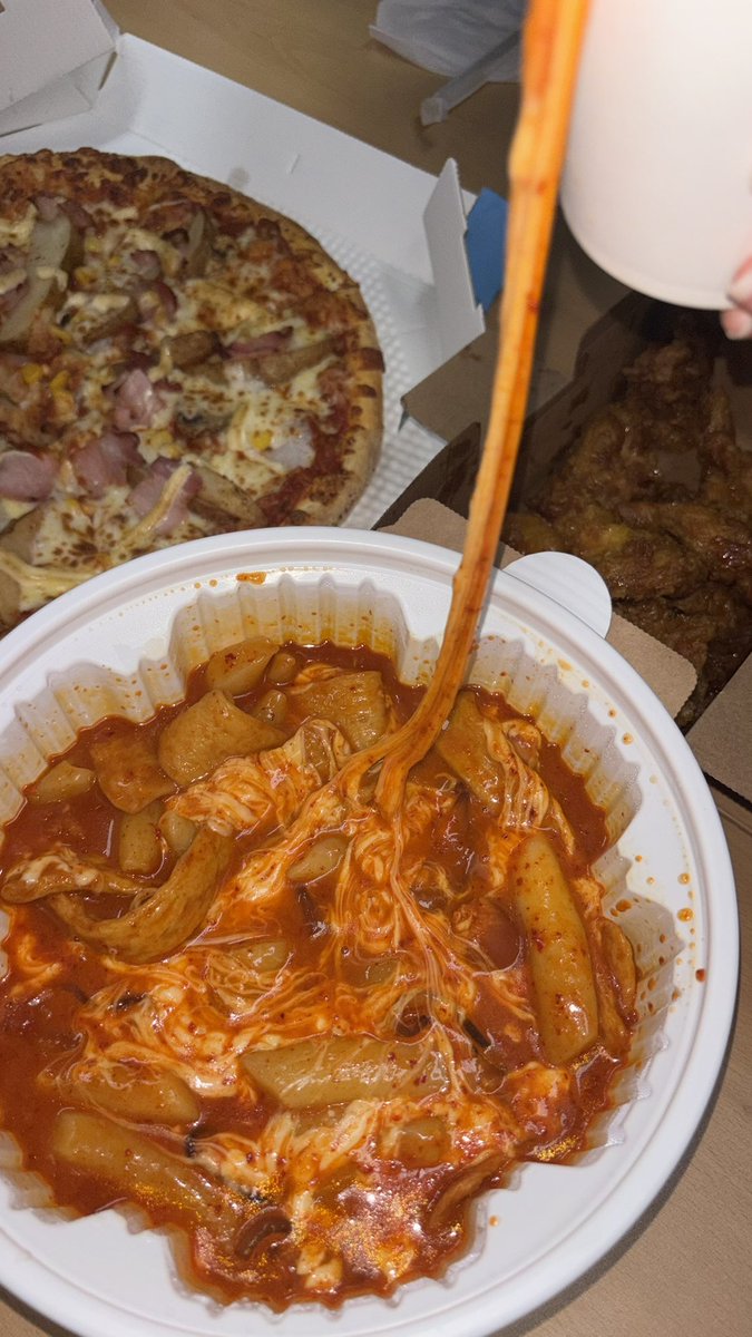 oopercent's tweet photo. 돼지파티 😁😁💕💕💕 https://t.co/O3RE4msliV
