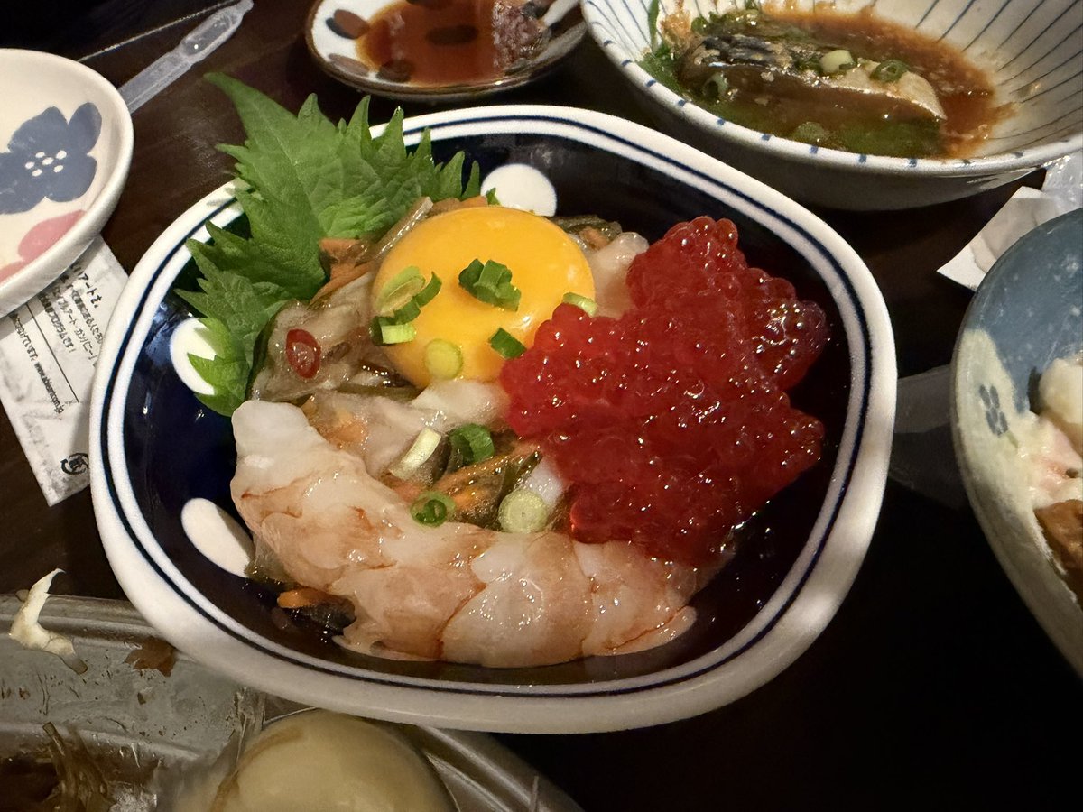 ykguri's tweet photo. ななつぼしにて念願の女子会✨
毎回食べすぎてしまうので、女子会らしく抑えめにと思ってたけど、おすすめしたい料理が多すぎた😂結局みんなでお腹いっぱいまで食べ、日本酒飲み比べコンプリート。マスターと乾杯できて、めちゃめちゃ楽しかった！立飲みも一緒に来れたらいいな😊ごちそうさまでした！ https://t.co/cbbobzGzoD
