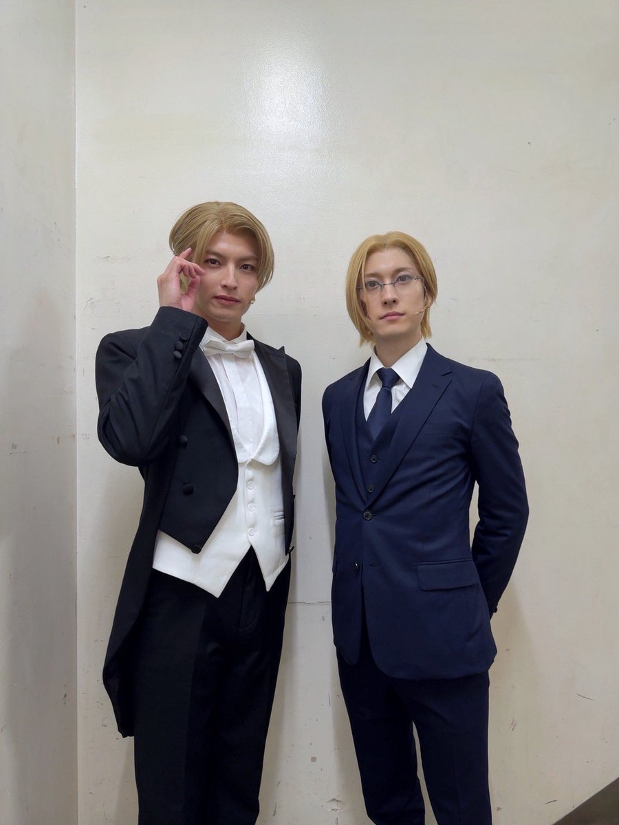 IKKEI_YAMAMOTO's tweet photo. 本日もモリミュありがとうございます！

残りあと2公演！
兄さんと一緒にいれるのも、あと1日か…楽しもう！

えっと。エンダースに絡まれました…。

#モリミュ　#ルイス https://t.co/3Wnr743RBh
