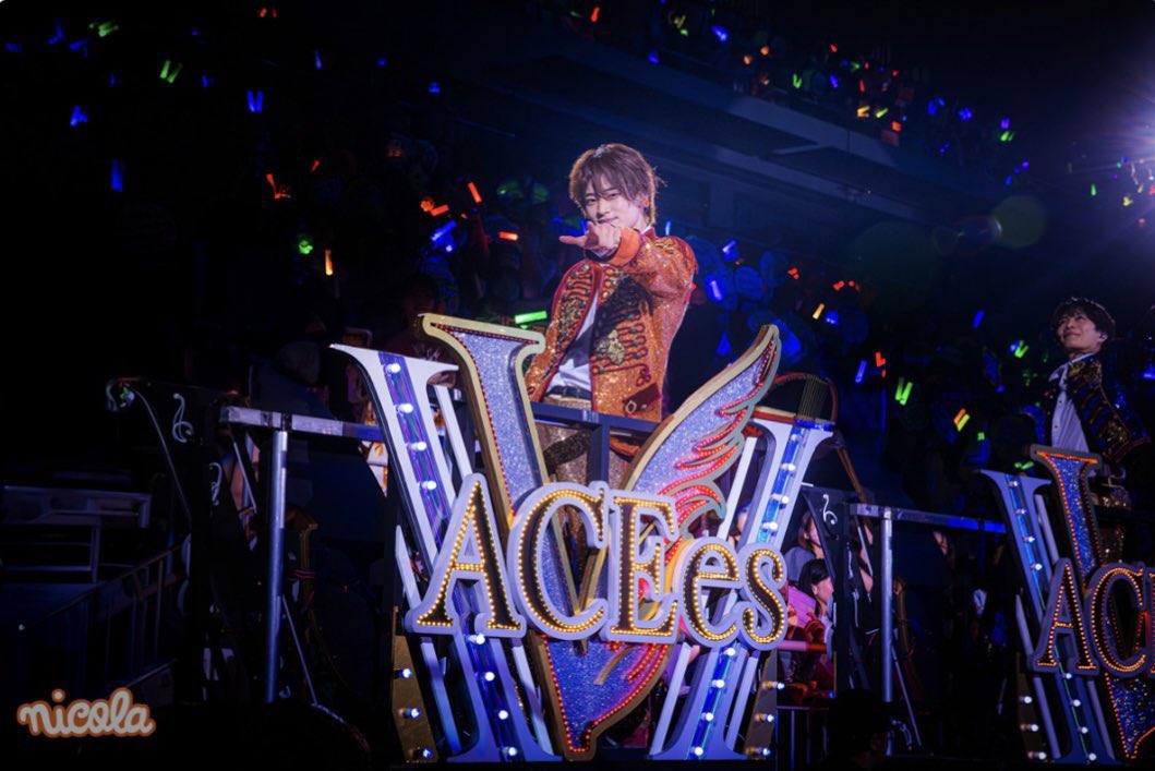 ukiren___2723's tweet photo. 冗談抜きで自担からファンサ貰ったときの周りの視界ってこんな感じ
浮所以外全員ボヤけて見えるし私の視界には浮所しかいない世界が数秒間生まれる神の時間‼️ https://t.co/2r2fJ26DV5