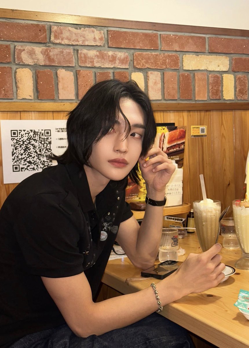 dearmy1bin's tweet photo. 얼굴개조음 https://t.co/MEMWN2pru6