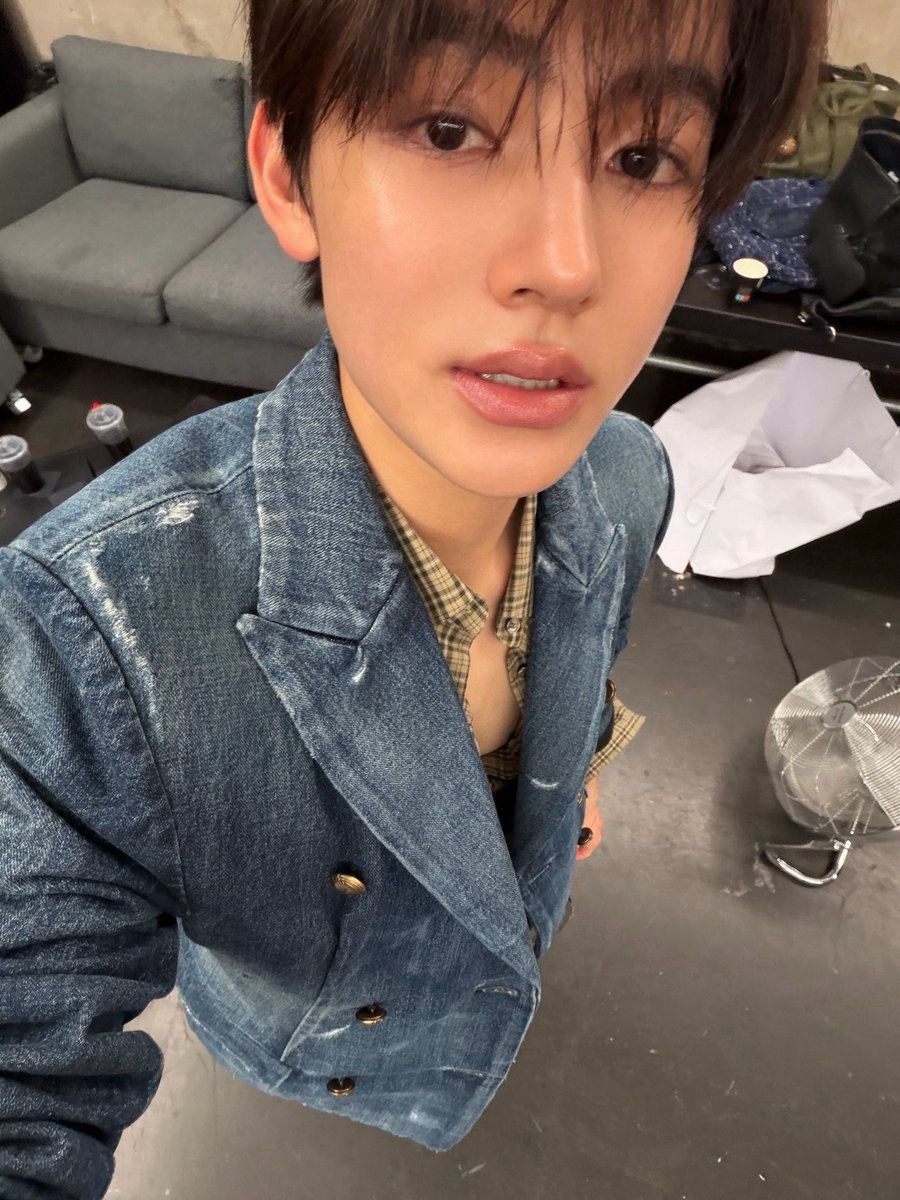 혀니 tweet media