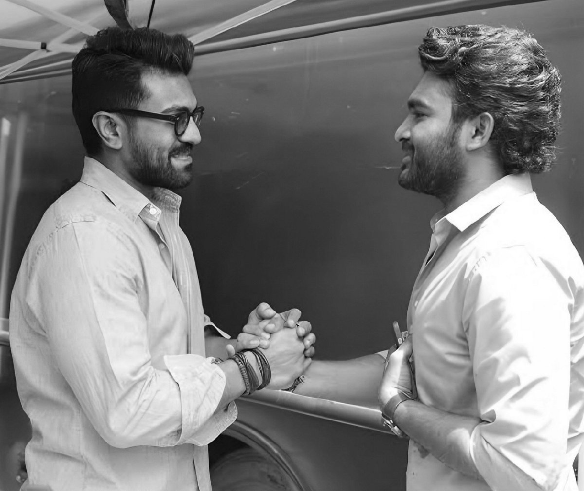 CineChitraalu's tweet photo. Actor #KiranAbbavaram:

“I personally connect to #Peddi. From Day 1, I've always rooted for Charan Anna. Charan Anna kosam ee cinema aadaali.”

#RamCharan https://t.co/670NTINxHA