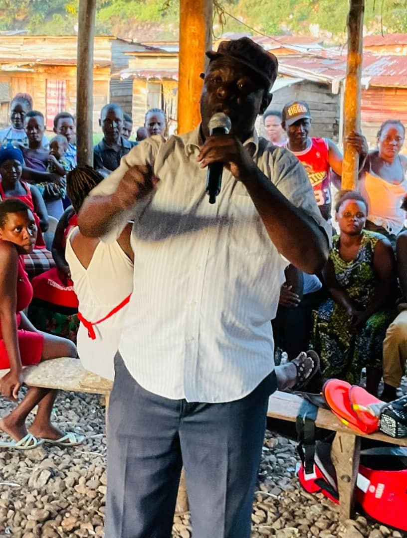 BuwemboHabib's tweet photo. KIDNAPPED!
Our @NUP_UG LC1 candidate for Mirindi Village, Kyamuswa Sub-County, Kalangala District, was reportedly abducted by military personnel on the eve of his nomination.
According to reports, his home was surrounded at around 9:00 PM before he was taken to an unknown locati. https://t.co/6CaNnL0EAC