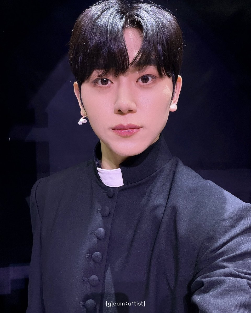 kikiE0o's tweet photo. 푸하하하 프로필촬영부터 막공까지 바보셀카그대로 https://t.co/29vedm5qxU