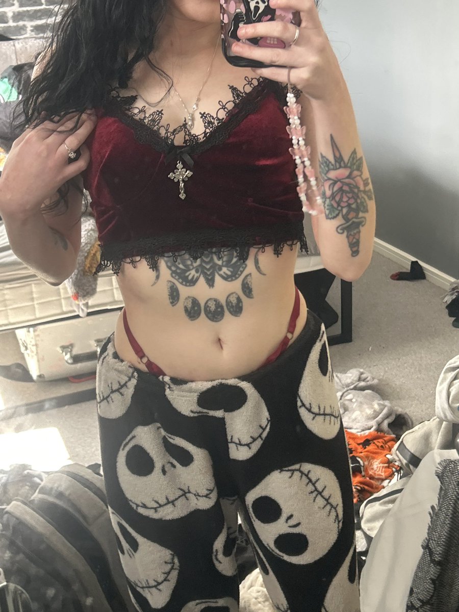 snotfxce's tweet photo. send someone with tattoos gifts on throne❤️

https://t.co/PmhJeZsju2 

Thankyou to @anxiousmumbling for this trend ❤️

#poketwt #pkmtwt #throne #wishlist #babybat https://t.co/4kUK6c1rfC