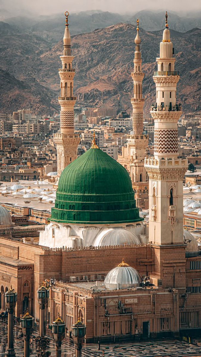maheransare's tweet photo. #الخميس_الونيس_ياسادة 
#ليلة_الجمعة 
#المدينة_المنورة

شمس المدائن وحده ماتقبل التكرار 
أطهر أرض في الكون ماتقبل الكفار
الملائكه حولها صفا صفا كما الأسوار https://t.co/Vg43AiqN11