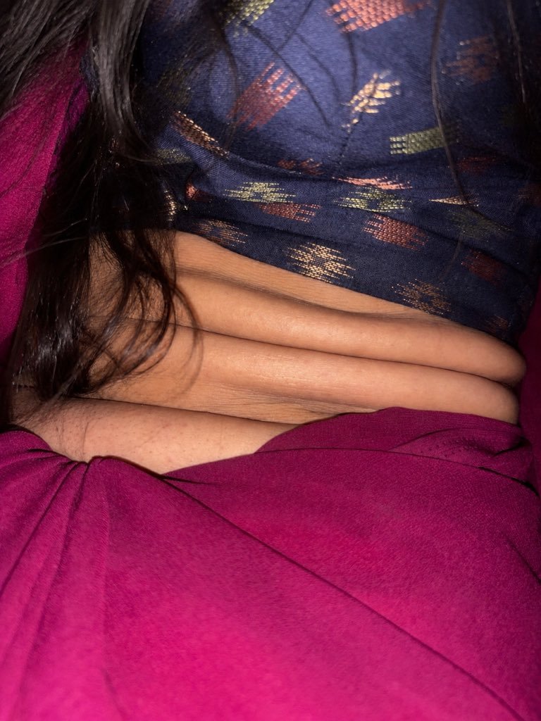 YashwiniX's tweet photo. Ennoda Iduppu madippu epdi Iruku Machan's 🙈💋 https://t.co/jSfwLjdQzq