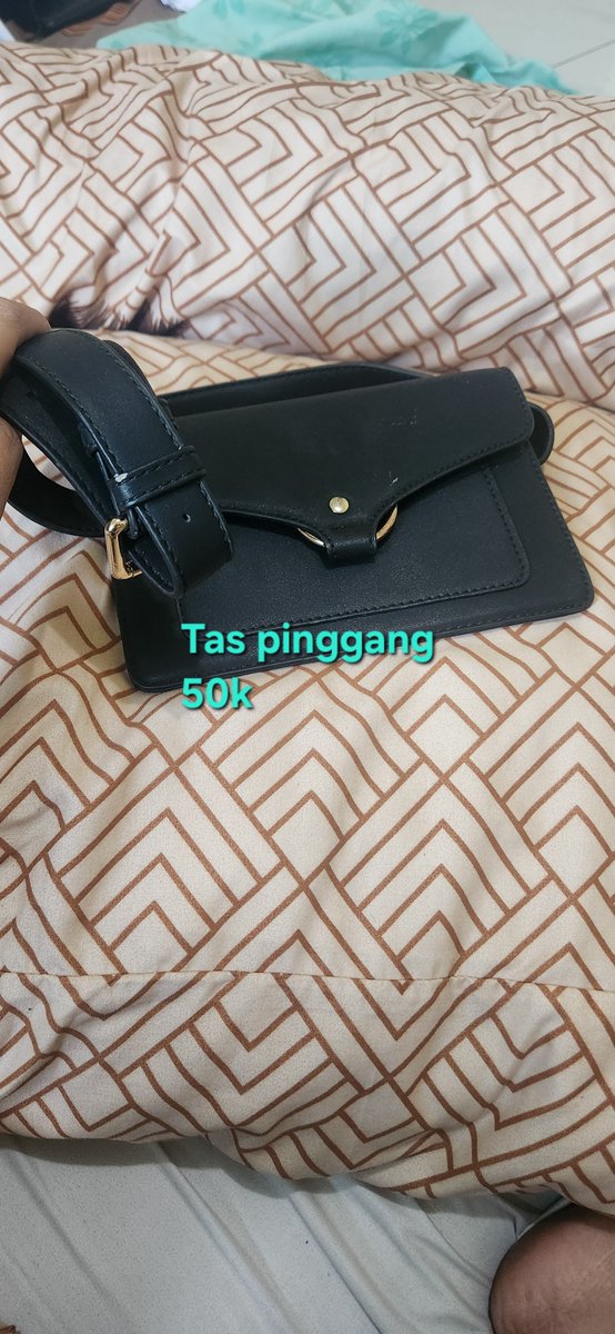 Eris13535140's tweet photo. Tas coack:75k
Miniso: 60k
Tootbag sunflower: 35k https://t.co/MYJV48ckwn