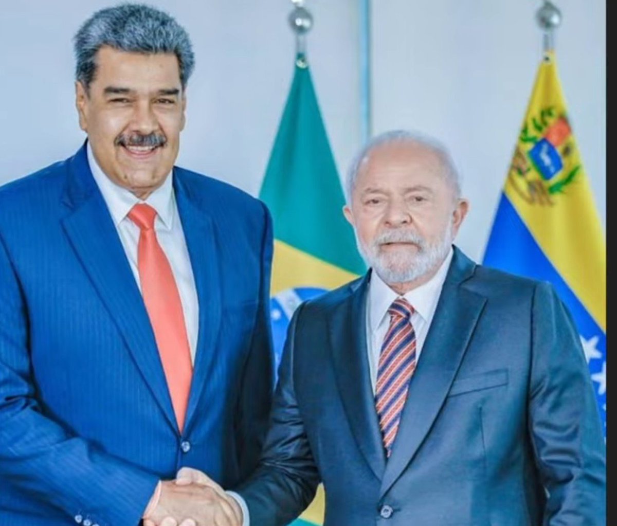 Helllinho's tweet photo. Amigo dos ditadores!
BRASIL não merecia ter esse indivíduo de presidente! https://t.co/z6TTAVwdfi