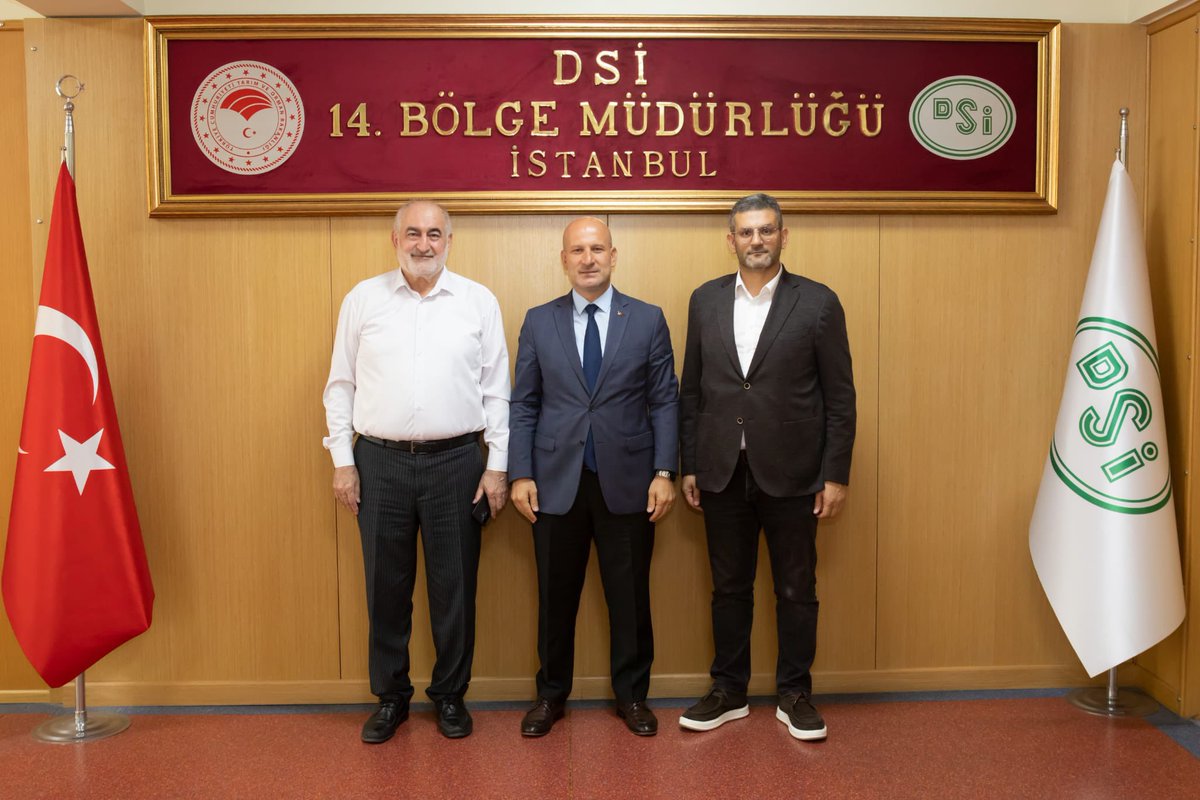 sadullahh_tr's tweet photo. AK Parti İstanbul İl Başkan Yardımcımız @OmerLutfiAri başkanımız ile birlikte DSİ 14. Bölge Müdürü Dr. @CelaleddinESGL’ü  ziyaret ederek, verimli bir görüşme gerçekleştirdik. 

Nazik ev sahipliği için kendilerine teşekkür ediyorum. https://t.co/S45Pfwjmdn