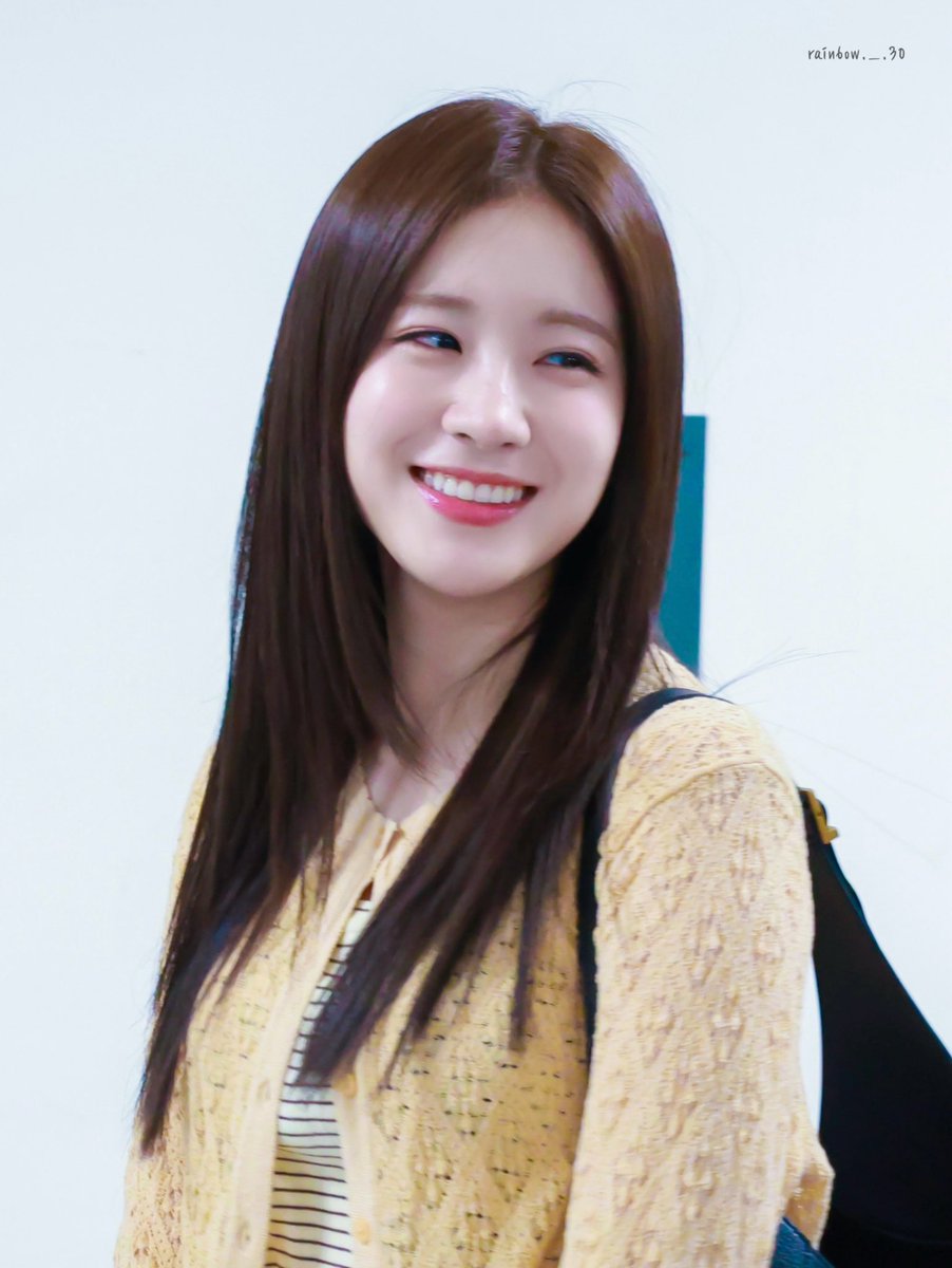 rain6ow_30's tweet photo. 260512 고척스카이돔 퇴근길

💛

#우아 #우연
#WOOAH #WOOYEON https://t.co/H9mAxrRDsr