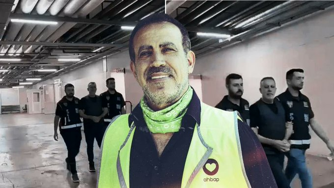zekibahce's tweet photo. AHBAP soruşturmasında 2 kadının ifadeleri ortaya çıktı: (Sabah)

Nurdan Eriş: 
"Haluk Levent ile İsviçre'de evliliğimiz vardır. Bana çok duygu sömürüsü yaptı. Ona para gönderdim, beni kullandı. 

Şu an kendimi salak gibi hissediyorum. Yanlış bir şey olduğunu anladım ama geç anladım. İnanmak istedim."

Sevda Kurt: 
"Haluk Levent ile AHBAP'a yazdığım bir yazı sonucu tanıştık. Benim varlıklı olduğumu anlayınca her gün aramaya başladı.

Bana 'Evleneceğiz, çocuk yapacağız.' dedi. Evli olduğunu bilmiyordum. 'Borçları ödersek evleneceğiz.' dedi. Ben de Amerika'daki paralarımı buraya aldım."