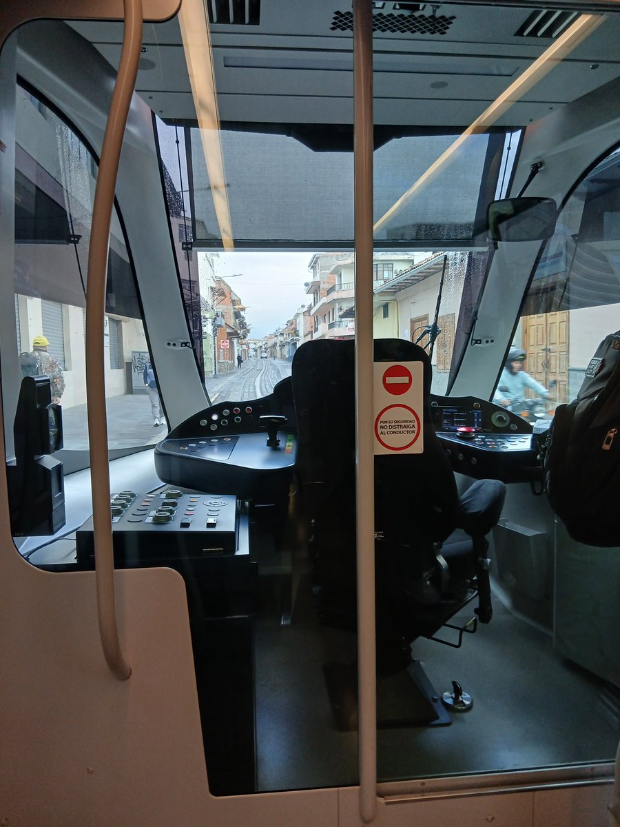 ElConductorEc tweet picture