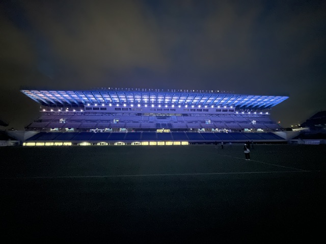 tosu_city's tweet photo. 本日行いました、鳥栖スタジアム夜間照明施設のメディア事前公開の様子をちょい見せ👀

照明のLED化と演出照明の設置に伴い合計369台のリニューアルを行っております✨

ぜひ、8月8日(土)のサガン鳥栖開幕戦「鳥栖市民DAY」にお越しいただき、新たな演出をお楽しみください😆

https://t.co/XmnEsHXZIp https://t.co/hyytm0Sr8v
