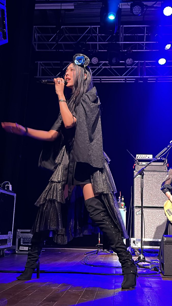 WomenWhoRock46's tweet photo. Rock Babe in Boots
Saiki lead singer for hard rock band Band-Maid
@saiki_bandmaid #RockBabe #boots https://t.co/QItIT4GjVz