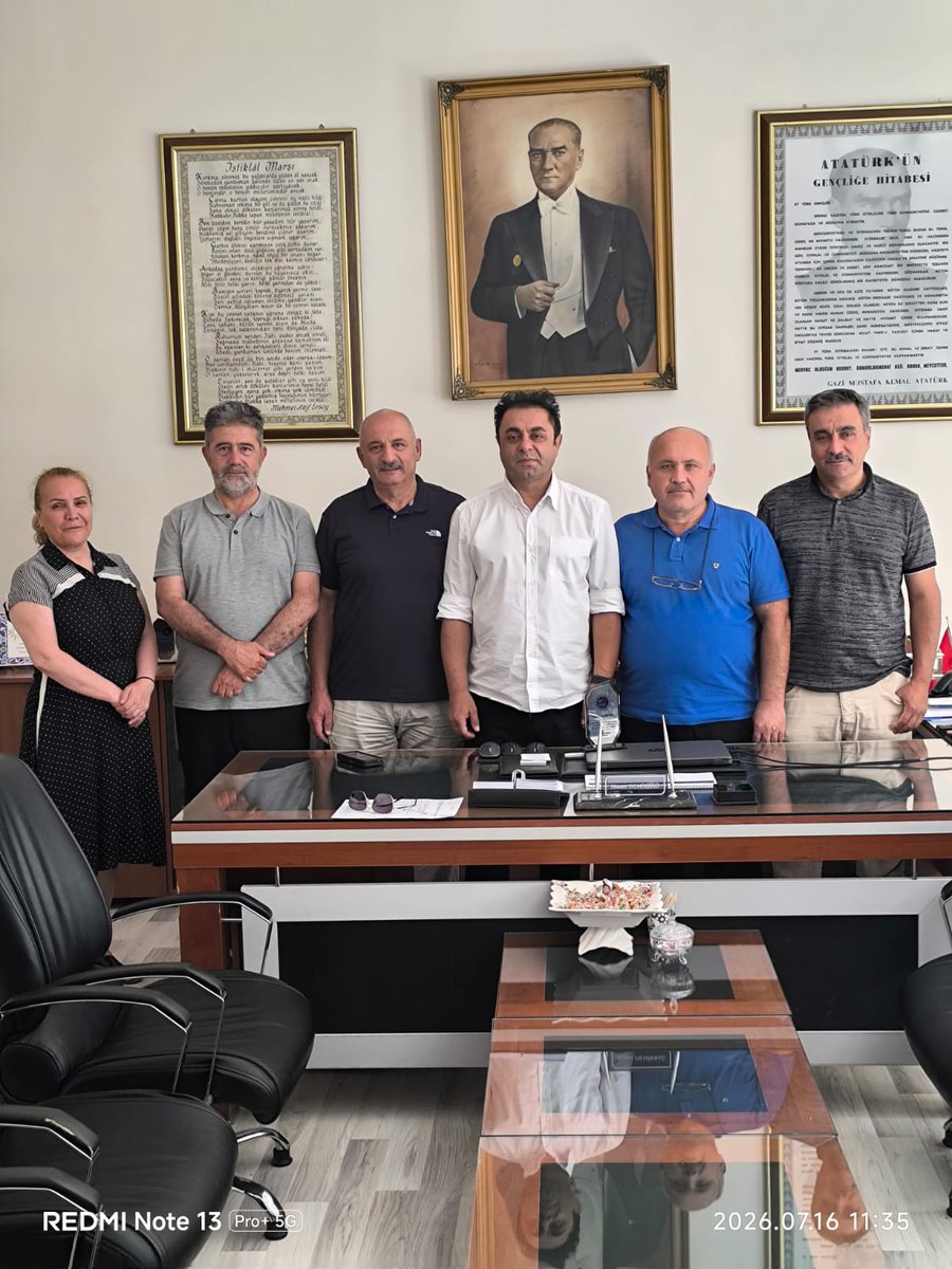 meram_mtal's tweet photo. Okulumuz Müdür Yardımcısı olarak görev yaparken Meram Halk Eğitimi Merkezine atanan kıymetli hocamız Nusret SERTOĞLU'nu yeni görev yerine uğurladık.  Okulumuza vermiş olduğu hizmetlerden dolayı teşekkür ederiz. Yolu açık, başarıları daim olsun inşallah. https://t.co/CBA31ZtAJ5
