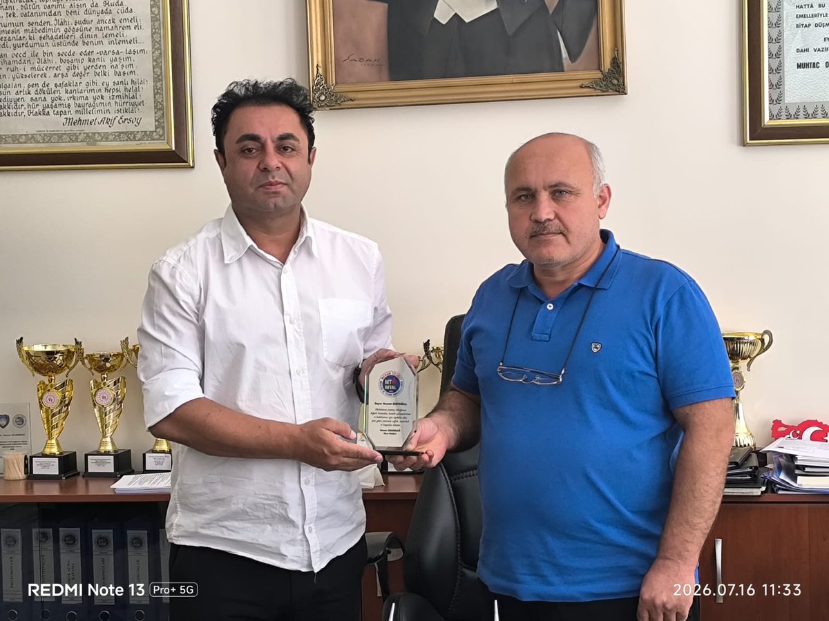 meram_mtal's tweet photo. Okulumuz Müdür Yardımcısı olarak görev yaparken Meram Halk Eğitimi Merkezine atanan kıymetli hocamız Nusret SERTOĞLU'nu yeni görev yerine uğurladık.  Okulumuza vermiş olduğu hizmetlerden dolayı teşekkür ederiz. Yolu açık, başarıları daim olsun inşallah. https://t.co/CBA31ZtAJ5