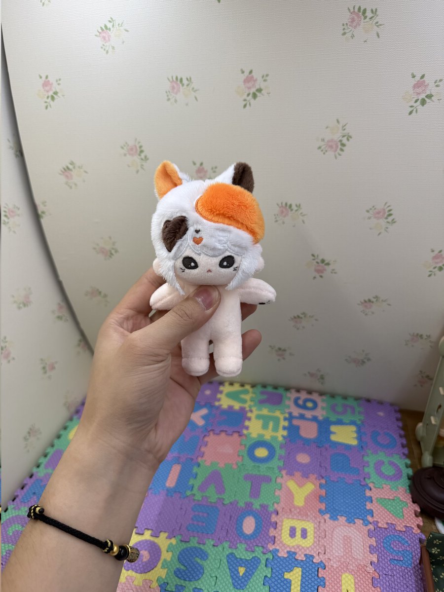 NuniDoli's tweet photo. 머리하트 대성공 🥹🤍🖤🧡

삼색냥 어서오렴! https://t.co/73oN4lbCaT