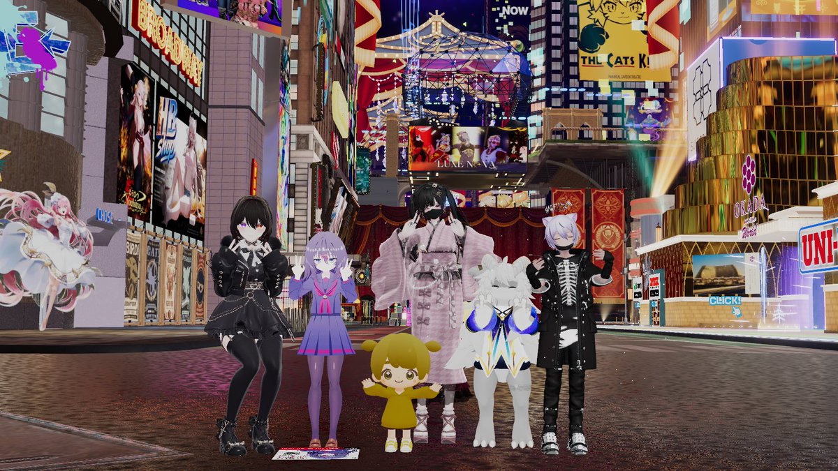 vrc330's tweet photo. 皆さんようこそ　ここがパラリアルブロードウェイ✨

ヒーローショーを観たり、いろんなアバターで踊り狂ったり…
賑やかに華やかに、目抜き通りを遊び尽くした✨

#Vket2026Summer https://t.co/JHLSGyxK05