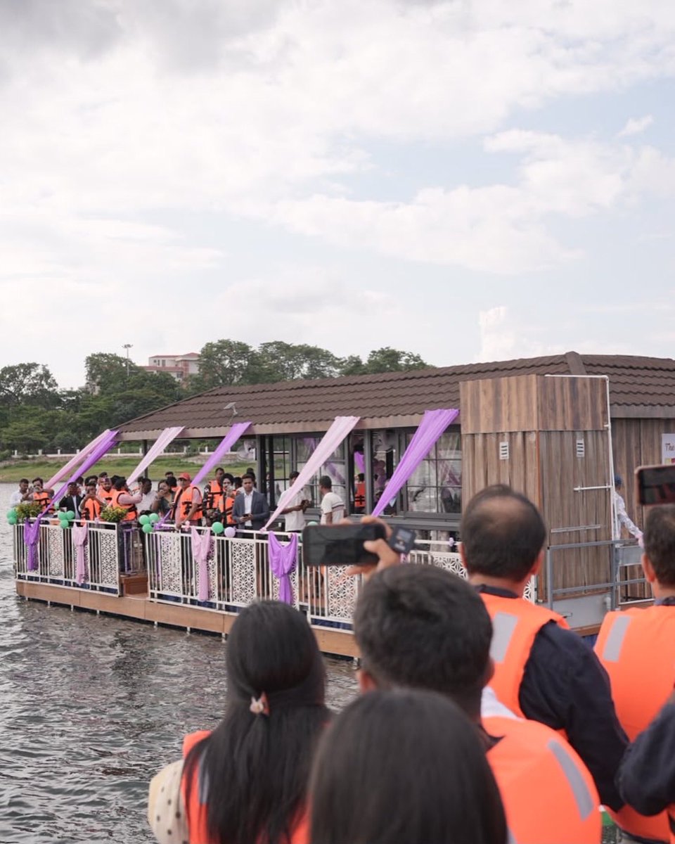 VisitJharkhand's tweet photo. Where every sunset now comes with a seat on the water.
Hon’ble Minister of Tourism, Shri Sudivya Kumar, inaugurated the #FloatingRestaurant & #MusicalFountain at Patratu Lake, adding a new attraction to Jharkhand’s tourism landscape.
#PatratuLake
@HemantSorenJMM https://t.co/mfdYvRIDpF