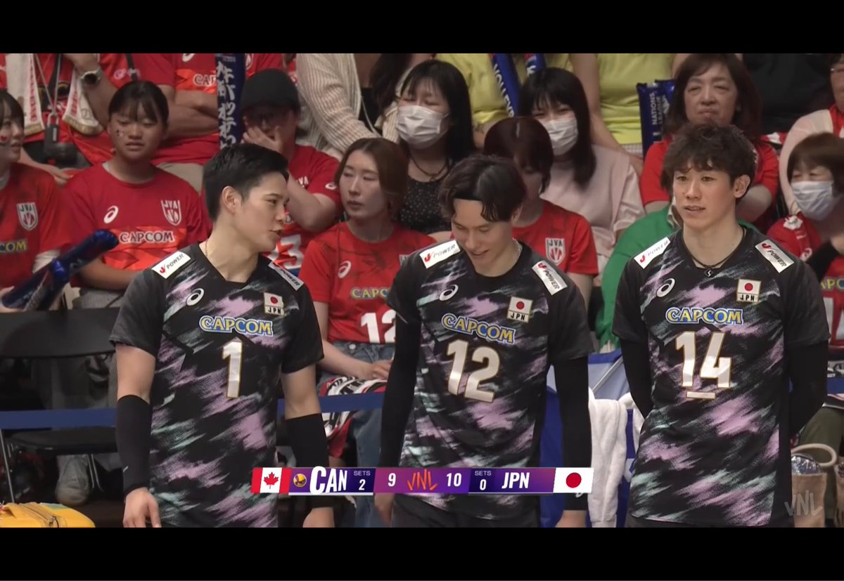 kikimmyy's tweet photo. It's too funny to see these 3 benched hahahaha 

#vnl #vnljapan #japan #ishikawa #takahashi https://t.co/D6mxhFjiKu
