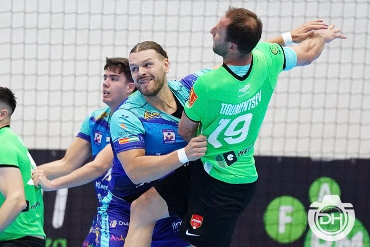 AngelXimenezBM's tweet photo. 📣 El derbi andaluz marca el inicio de nuestra 1️⃣4️⃣ª temporada en @ASOBAL 🤾‍♂️

🆚 @bm_prointegrada
📆 12-13 de septiembre (por definir)
📍CD Amate (Sevilla)

📝 https://t.co/LayEbgjS4v
📸 David Hernández

#VamosMiGenil #VamosAX https://t.co/zakXdwr8yl