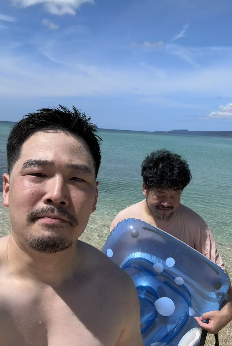 yoocc's tweet photo. 7/15で49歳になりました🎂

ぴょんくんが誕生日プレゼントで沖縄旅行に連れて行ってくれました🌺

いつもありがとう
今月の29日で付き合って12年、ファミリーシップとって1年になります

あっという間です😊 https://t.co/3TGEWVDXuq