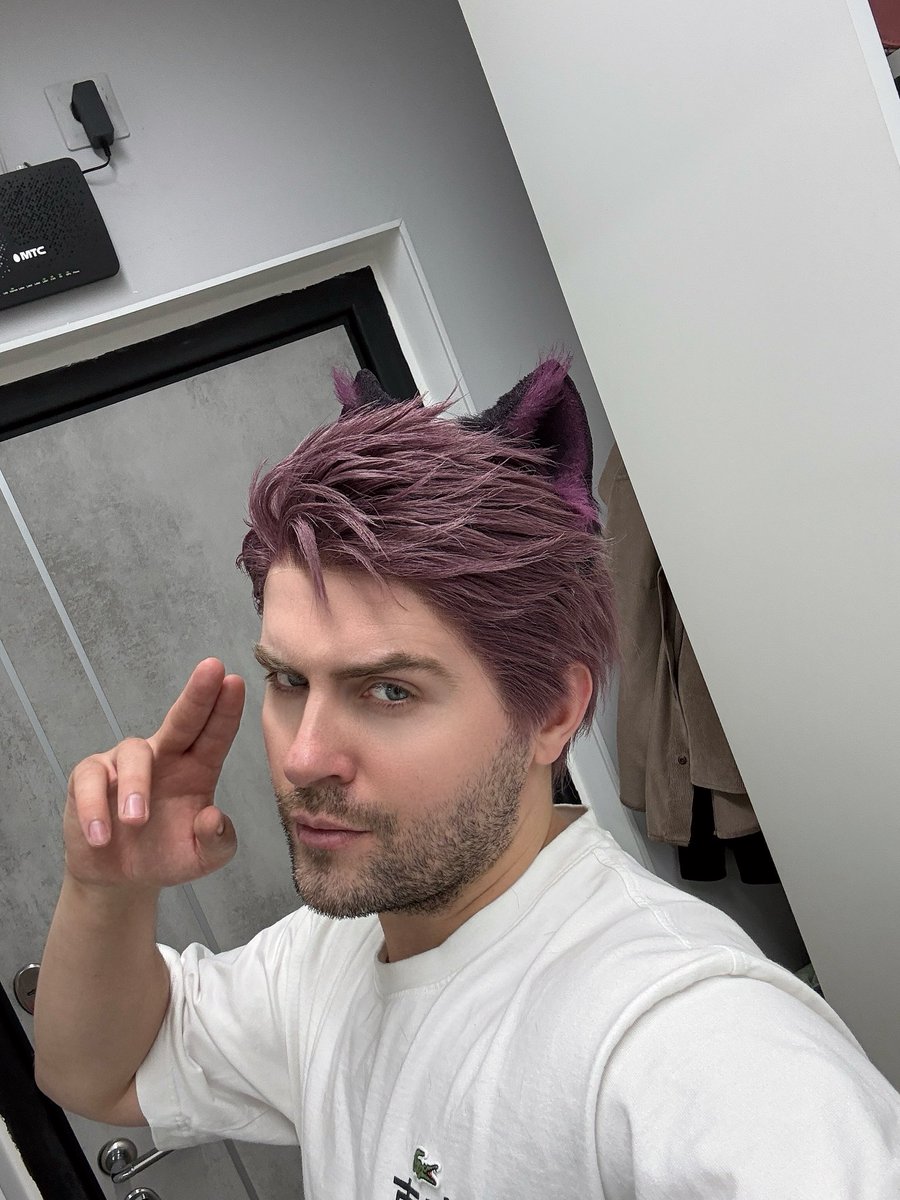 Grayson_Fin's tweet photo. My process of coming Valko cosplay! Waiting for tail right now and mask #BringBackValko #valko https://t.co/cFOgfNvj7T